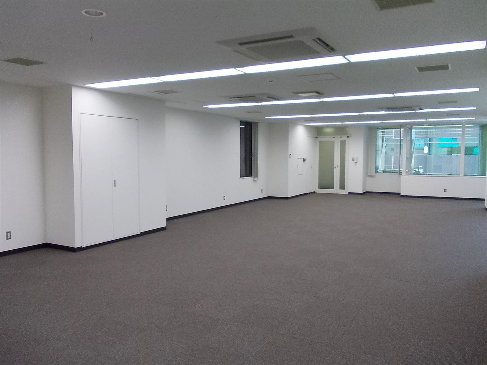 明るい室内