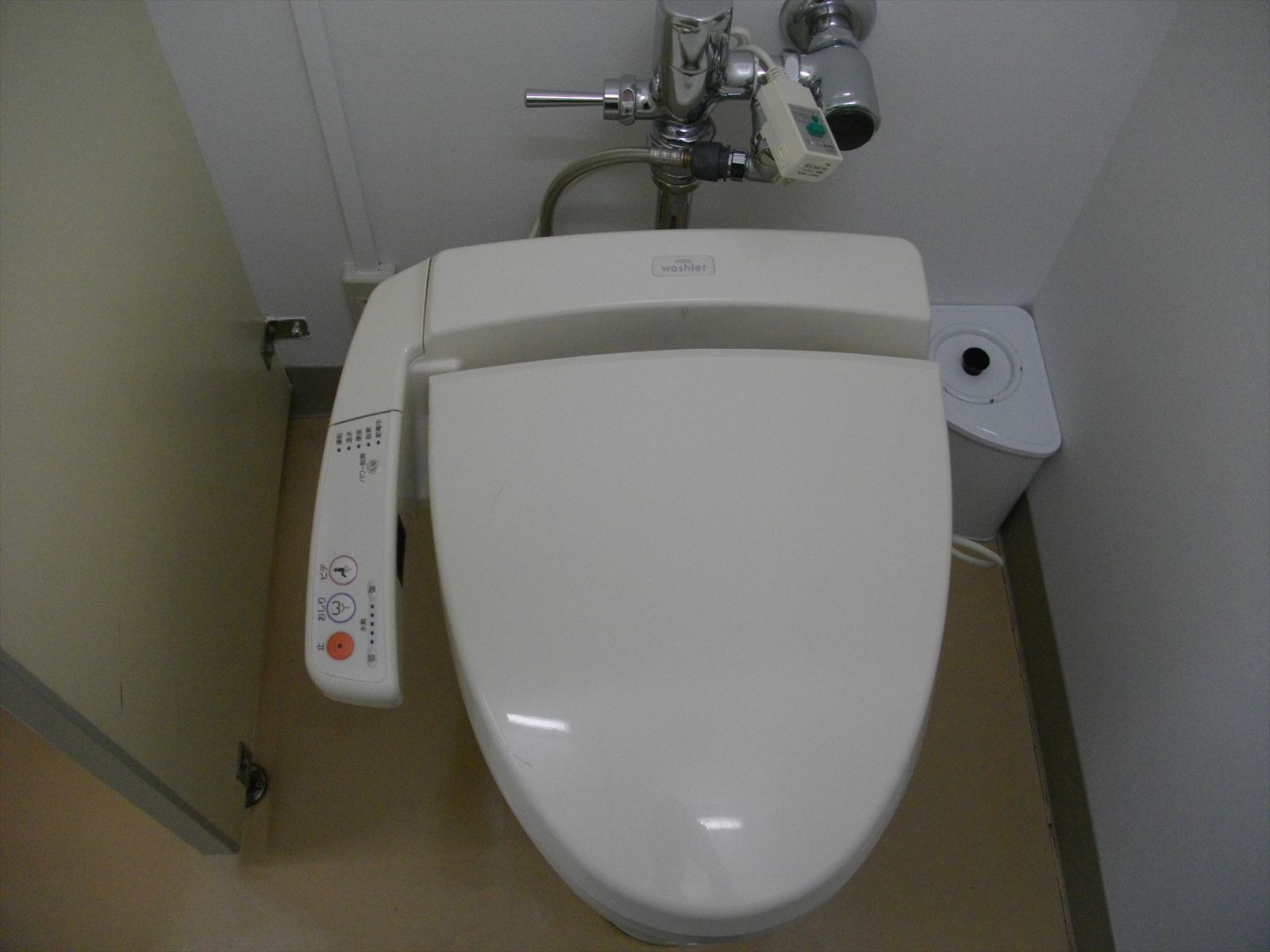 トイレはウォシュレット付き