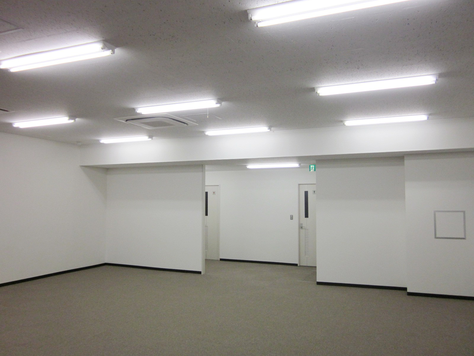 オフィス室内参考画像