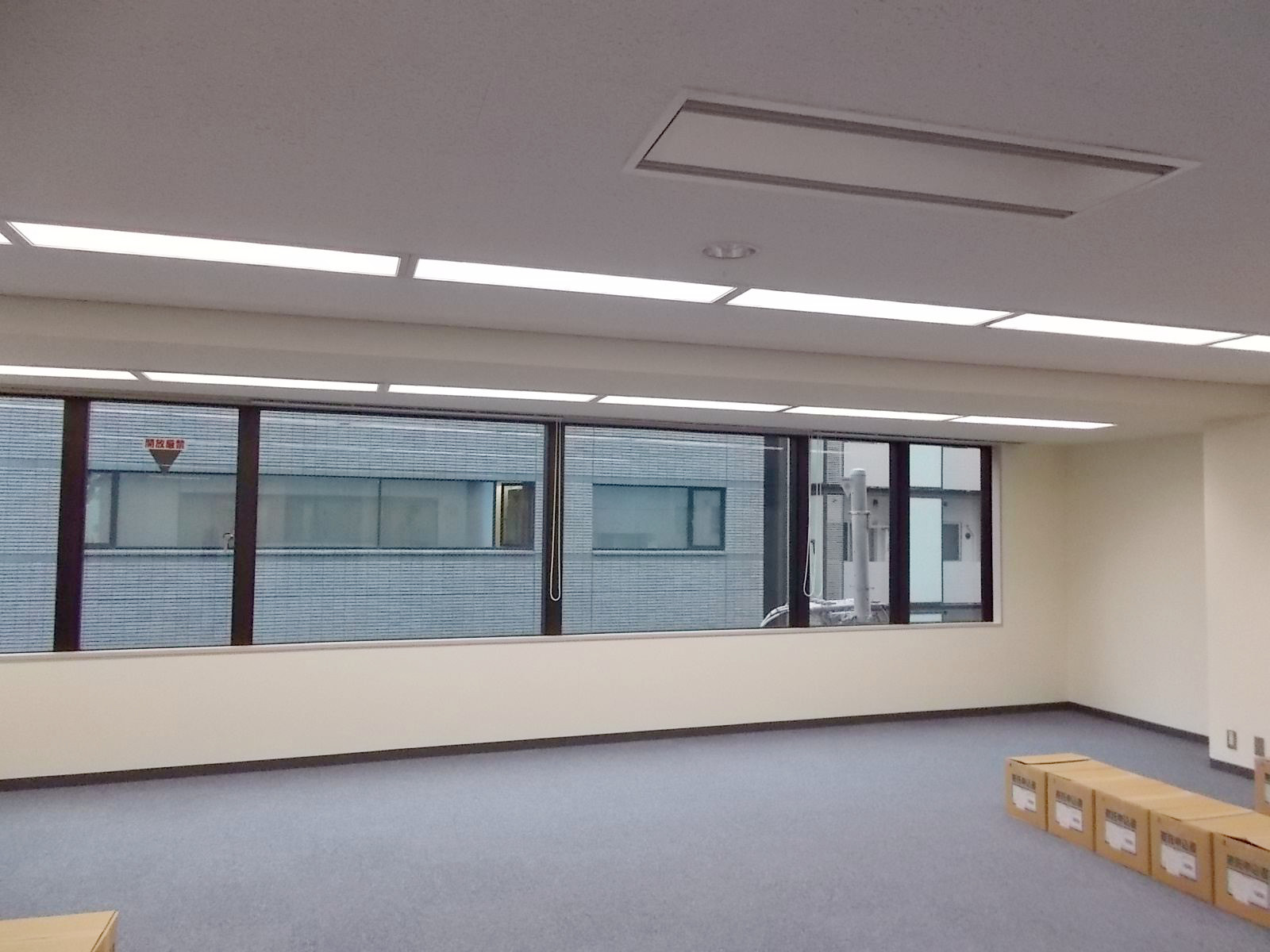 オフィス室内参考画像