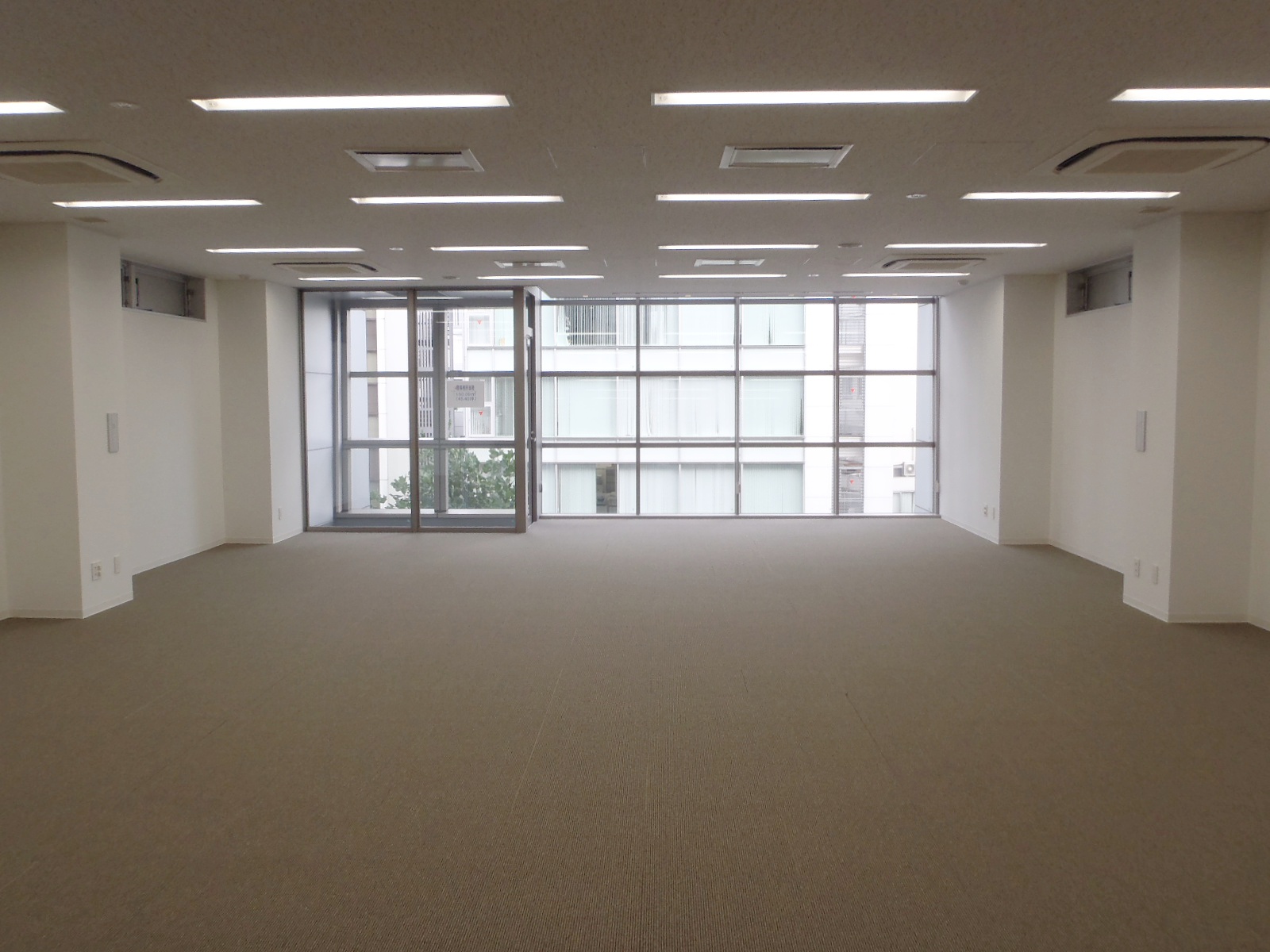 オフィス室内参考画像