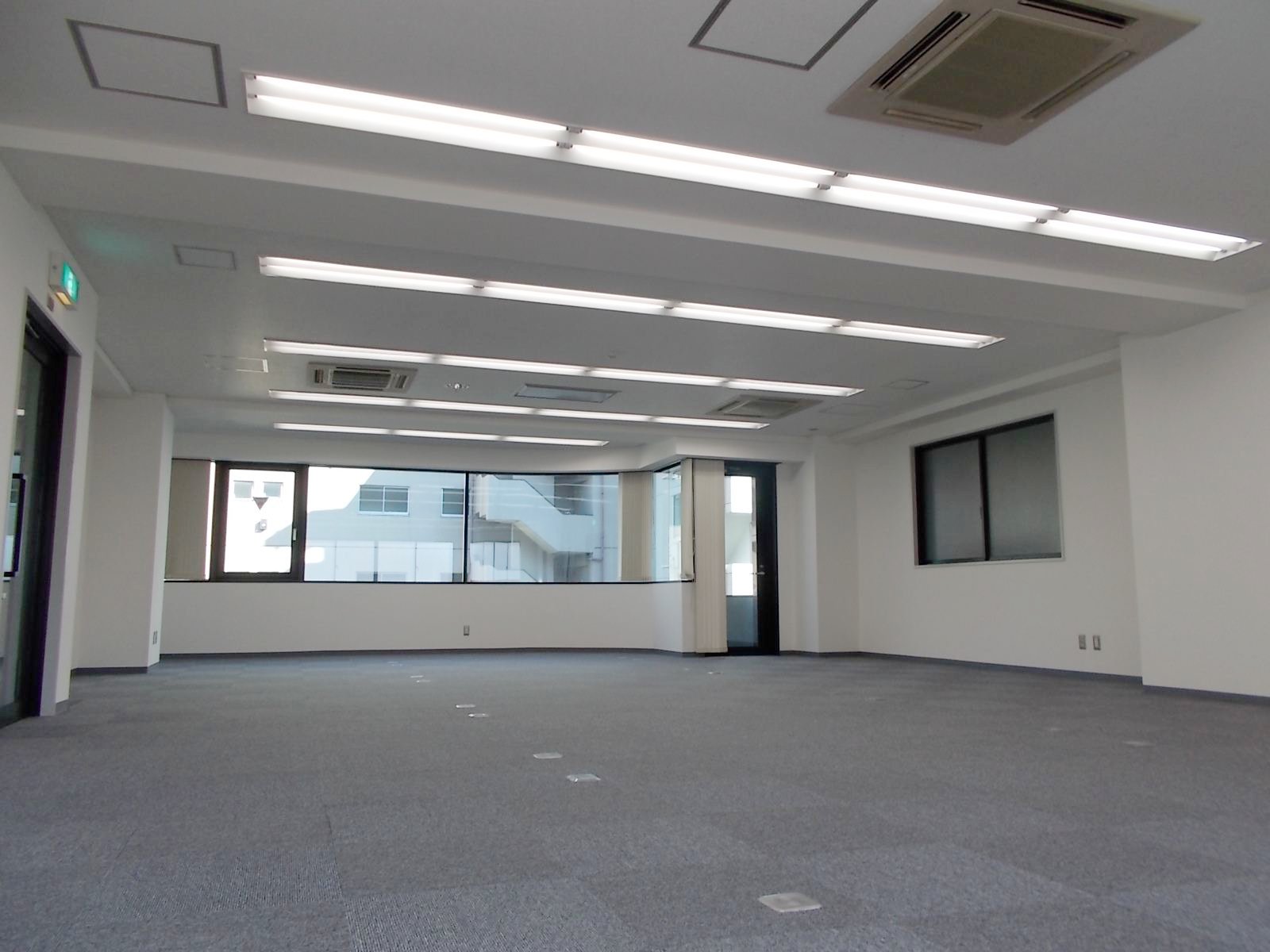 オフィス室内参考画像