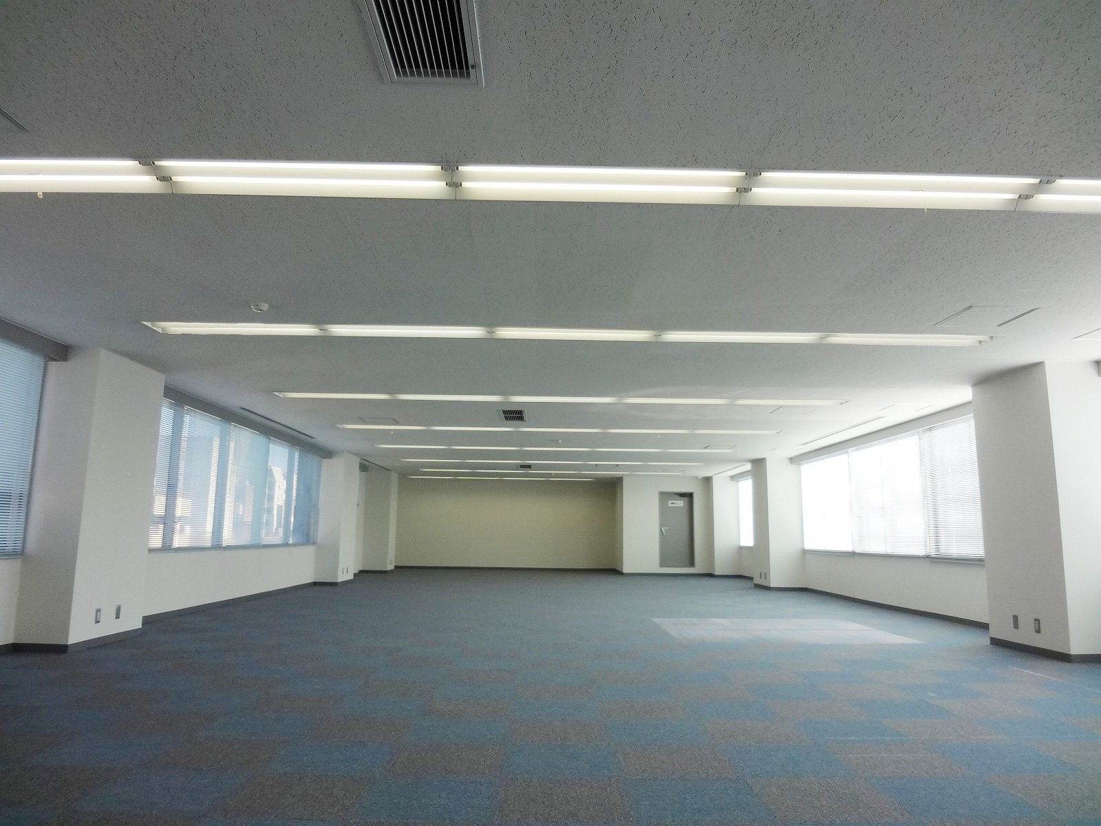 オフィス室内参考画像