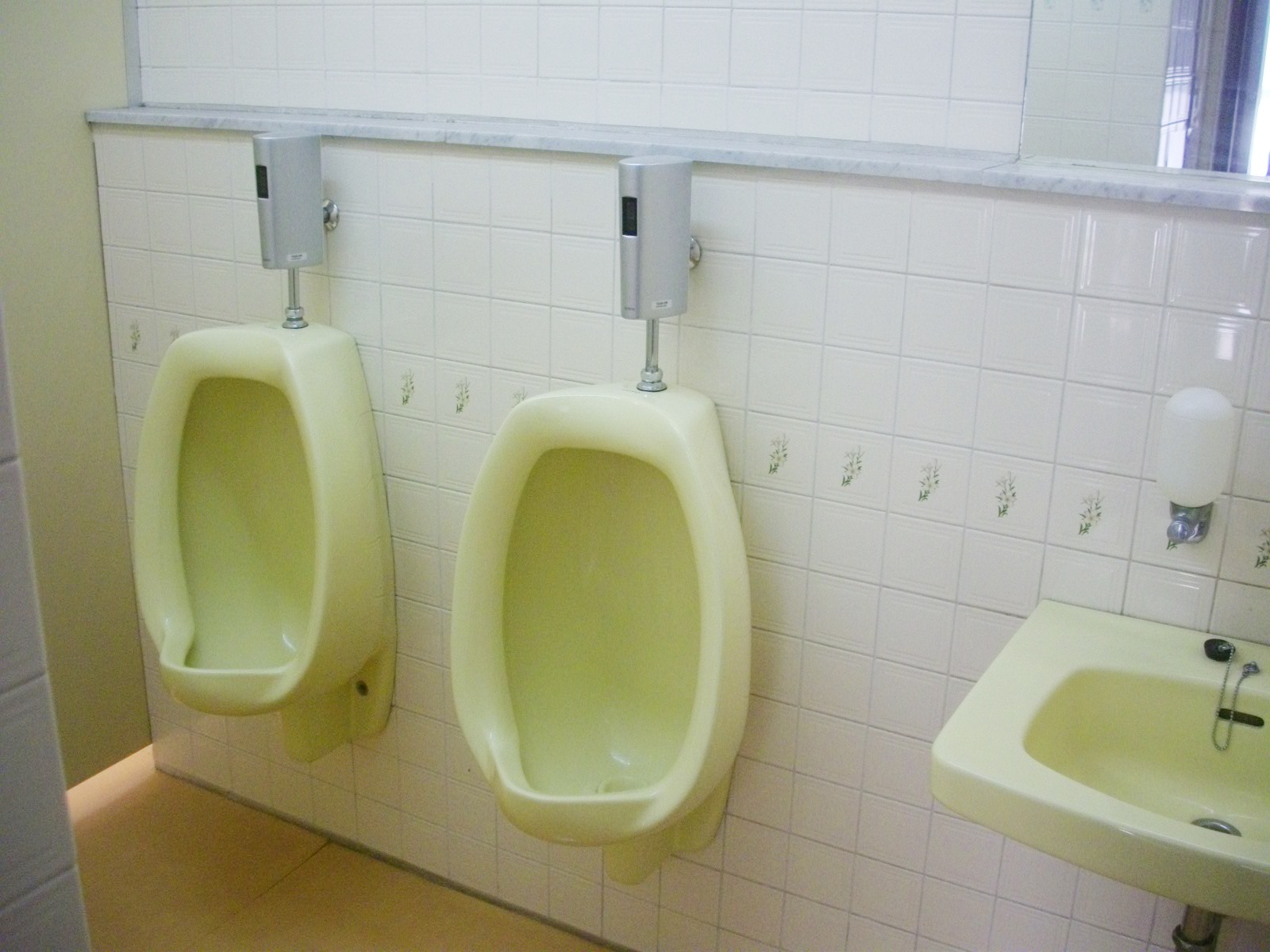 男性用トイレ