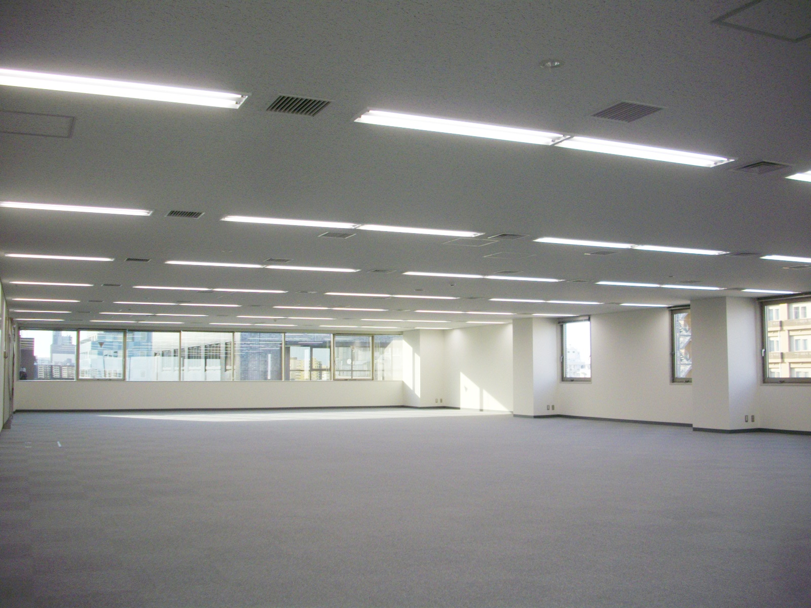 オフィス室内参考画像