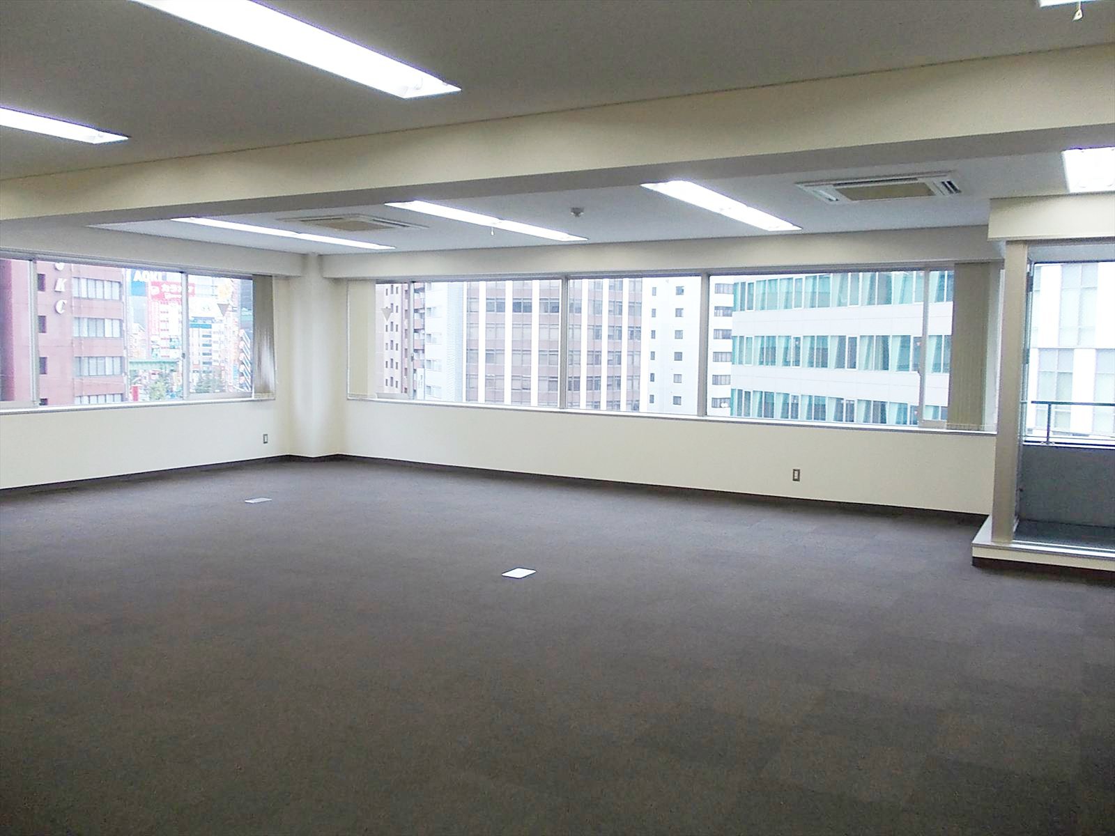 オフィス室内参考画像