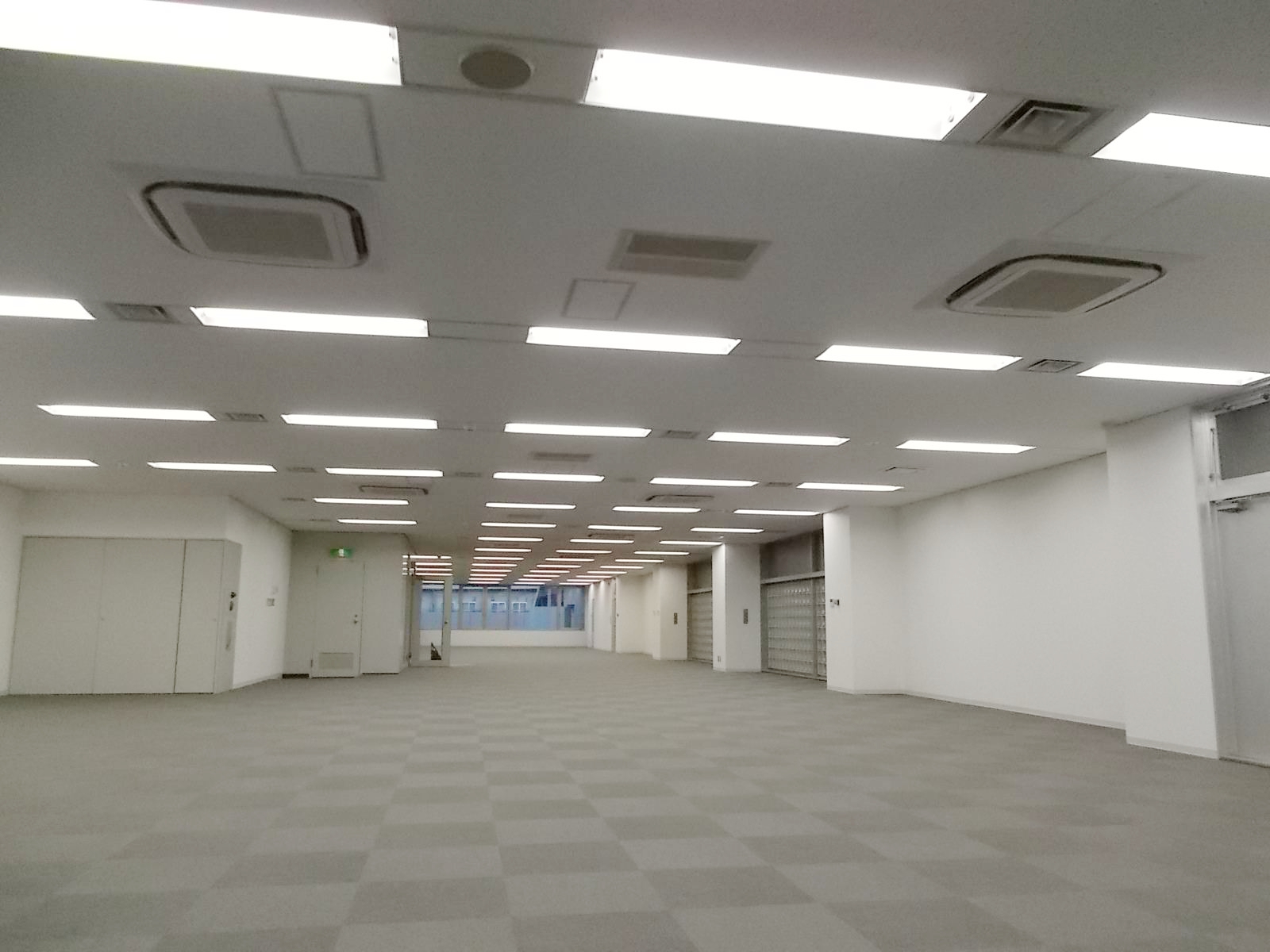 オフィス室内参考画像