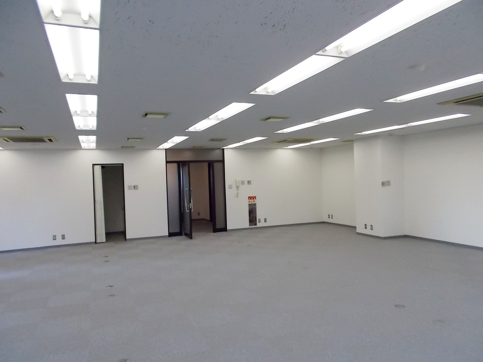 オフィス室内参考画像