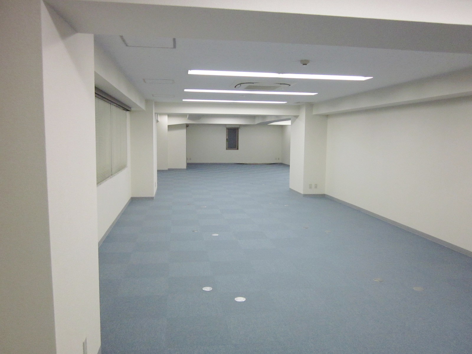 オフィス室内参考画像