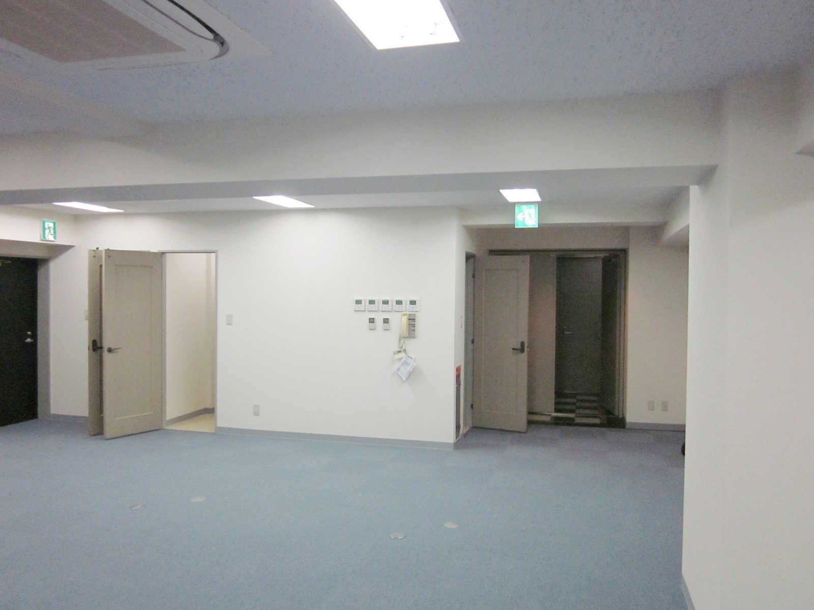 貸室出入口