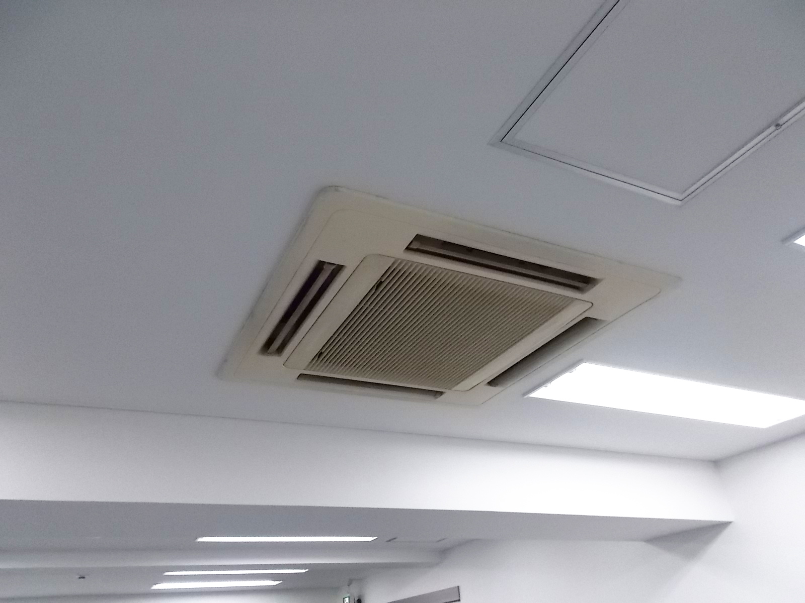 個別空調