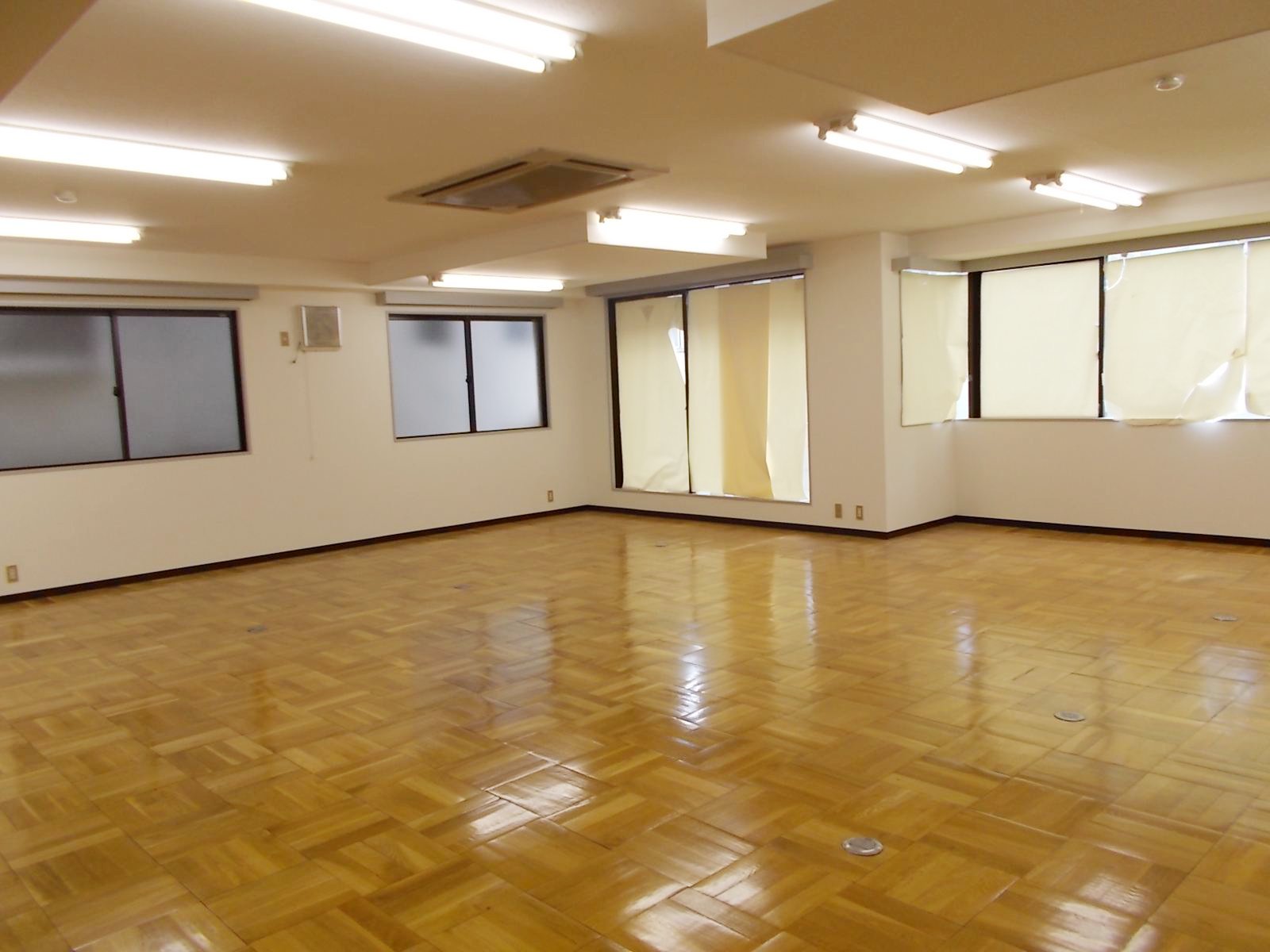 オフィス室内参考画像