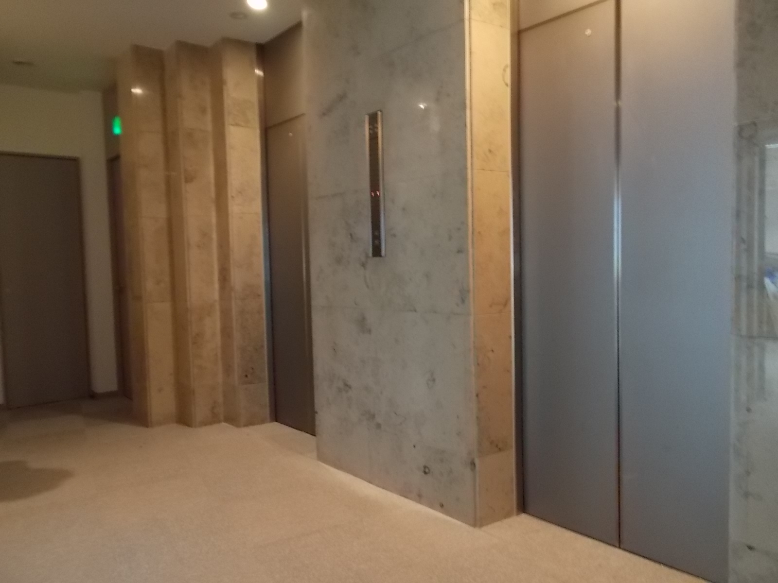 エレベーターホール
