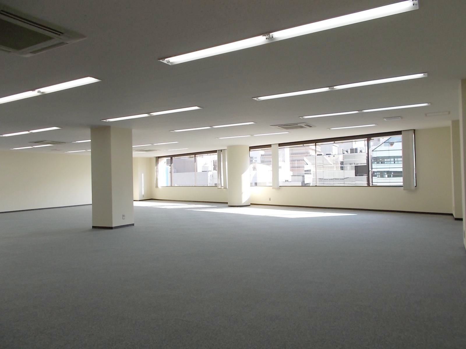 オフィス室内参考画像