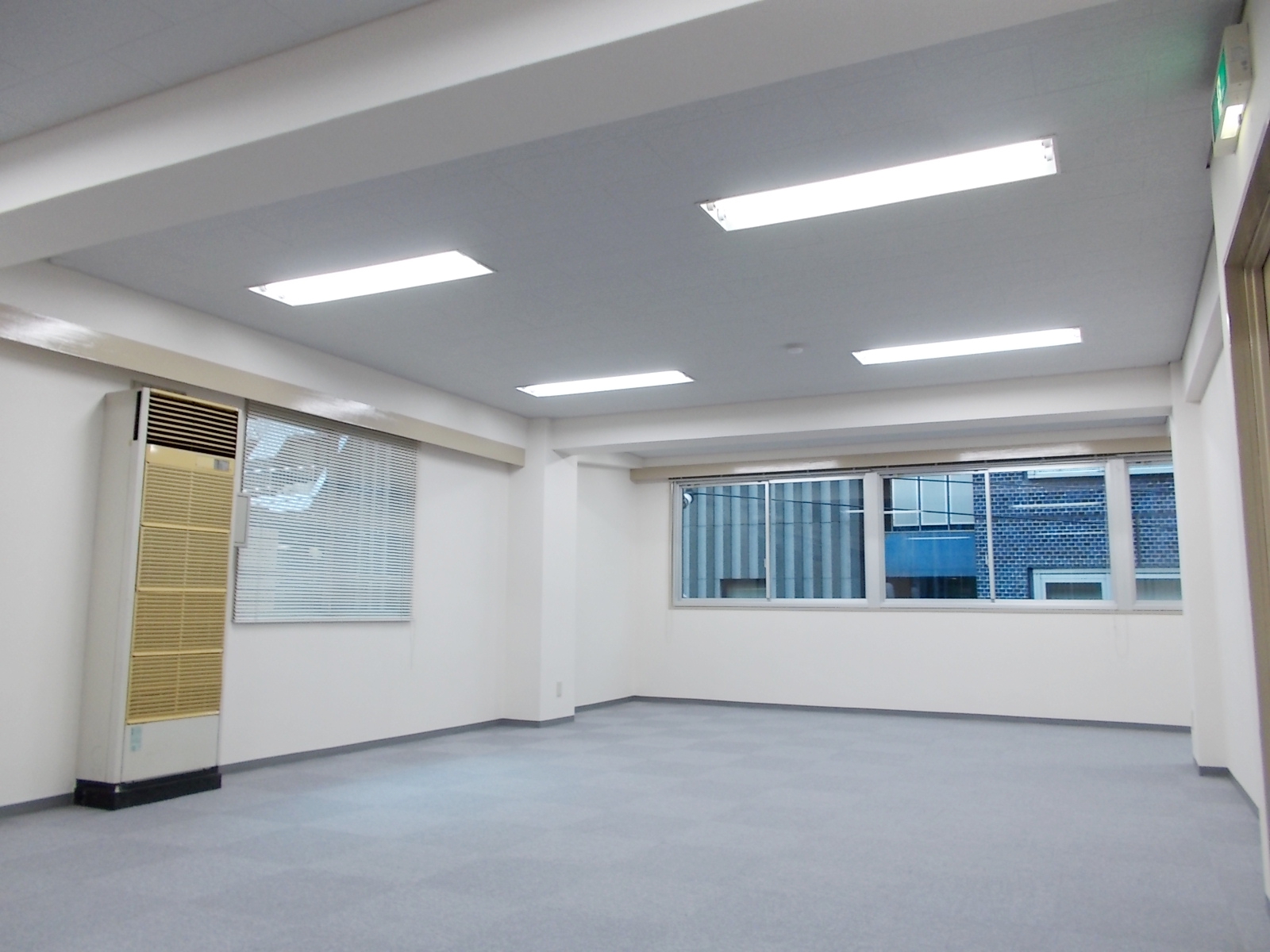オフィス室内参考画像