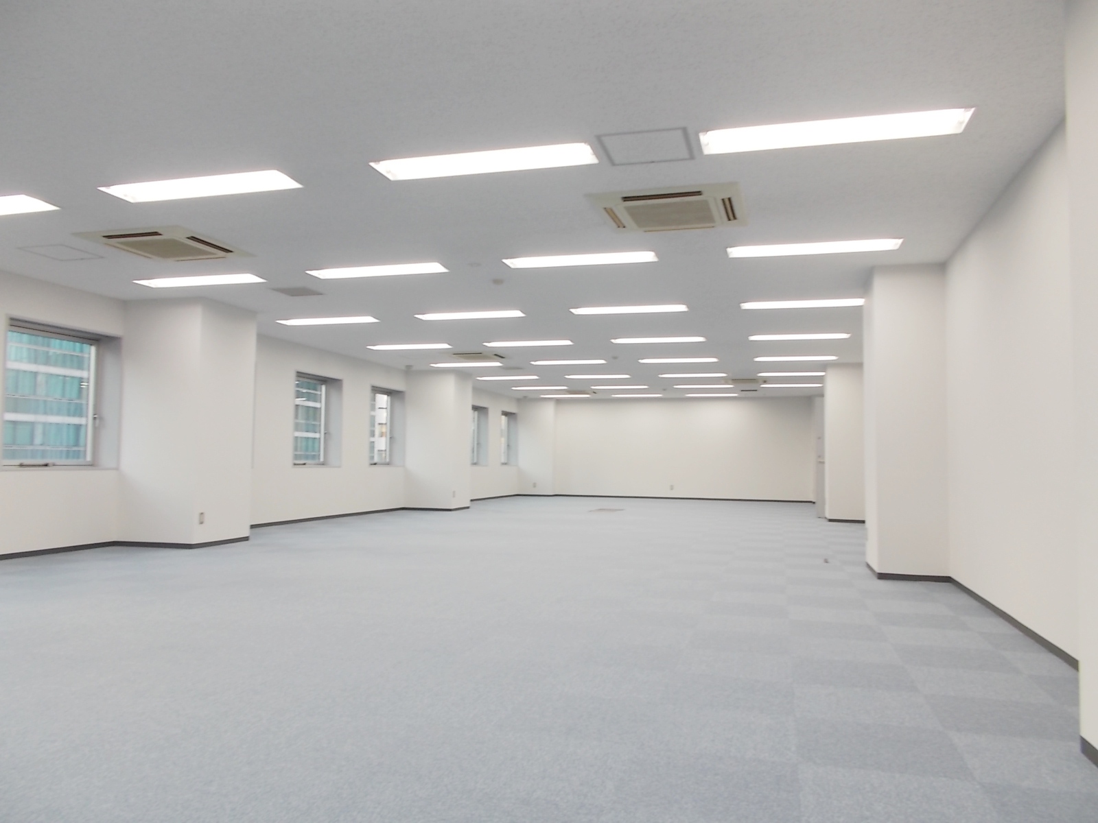 オフィス室内参考画像