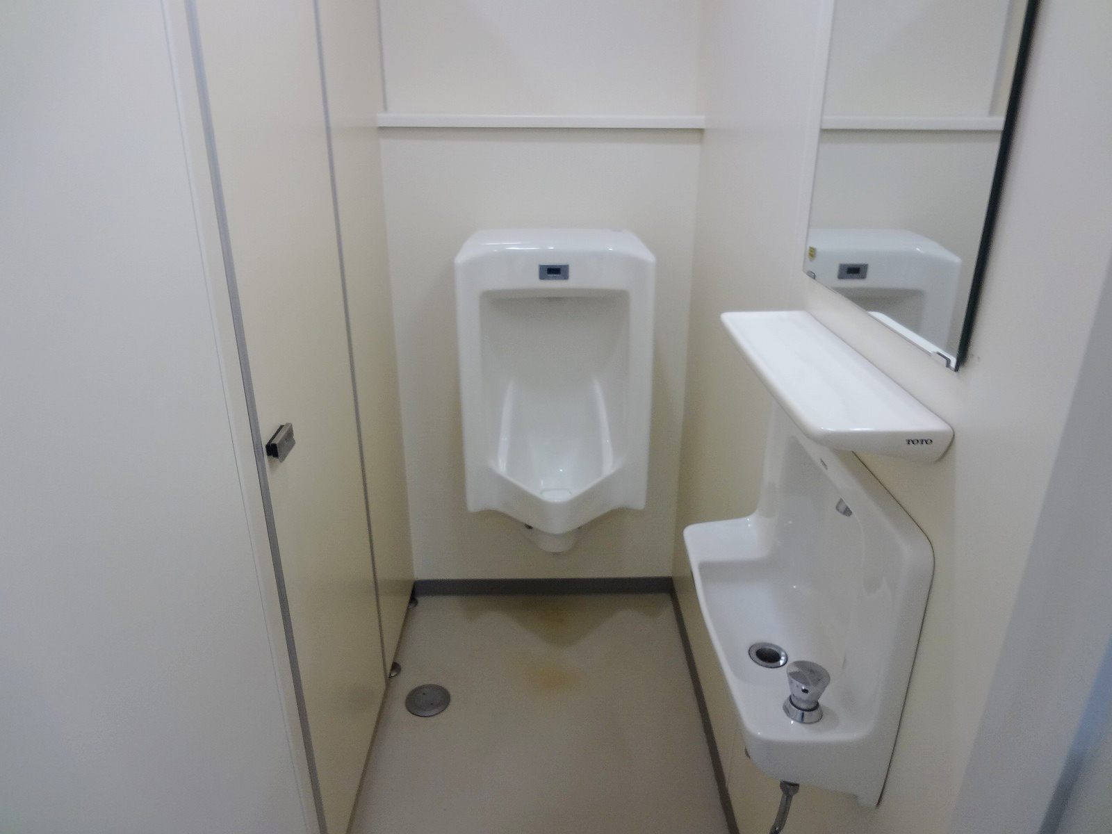 男性用トイレ
