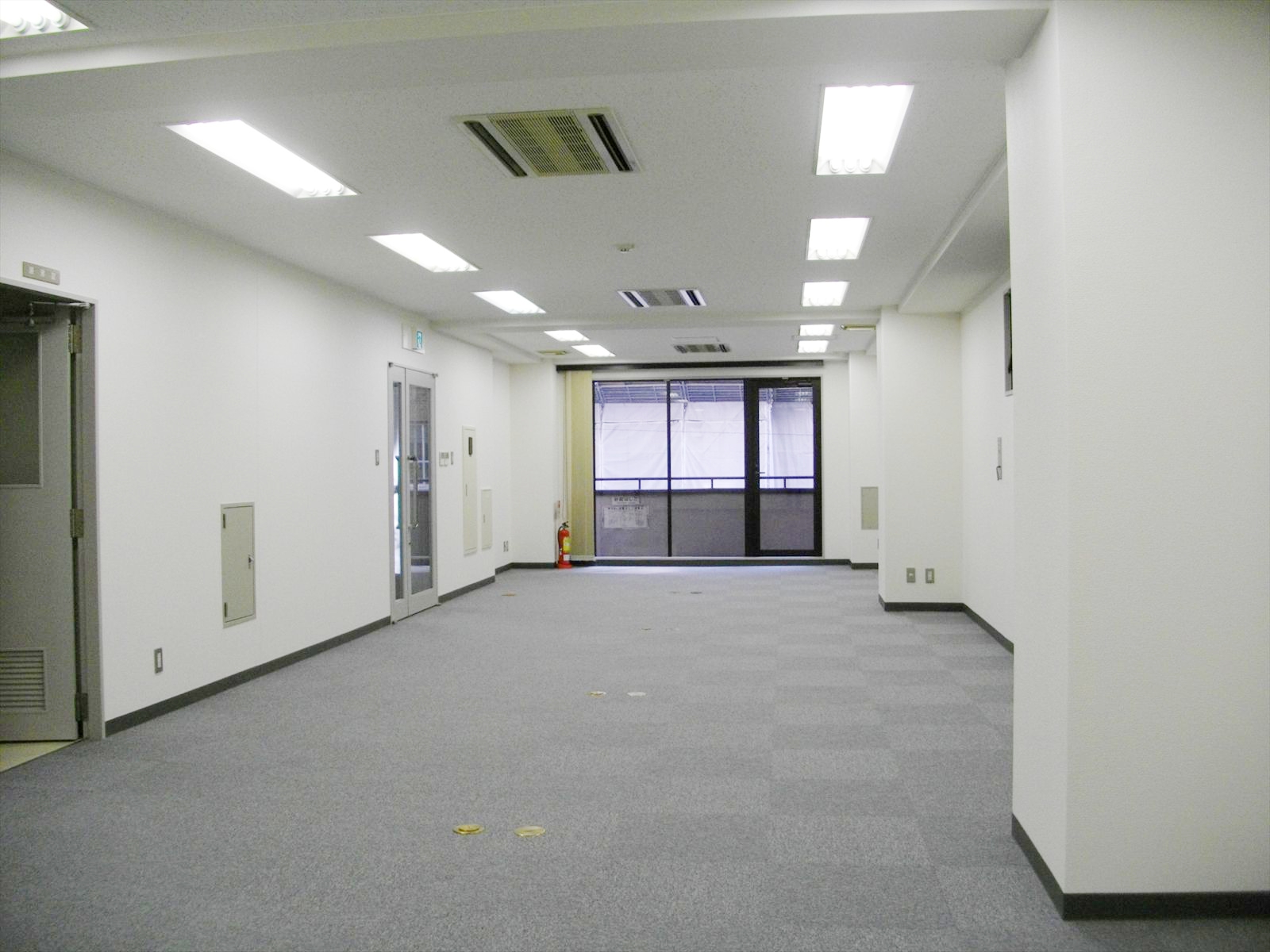 オフィス室内参考画像