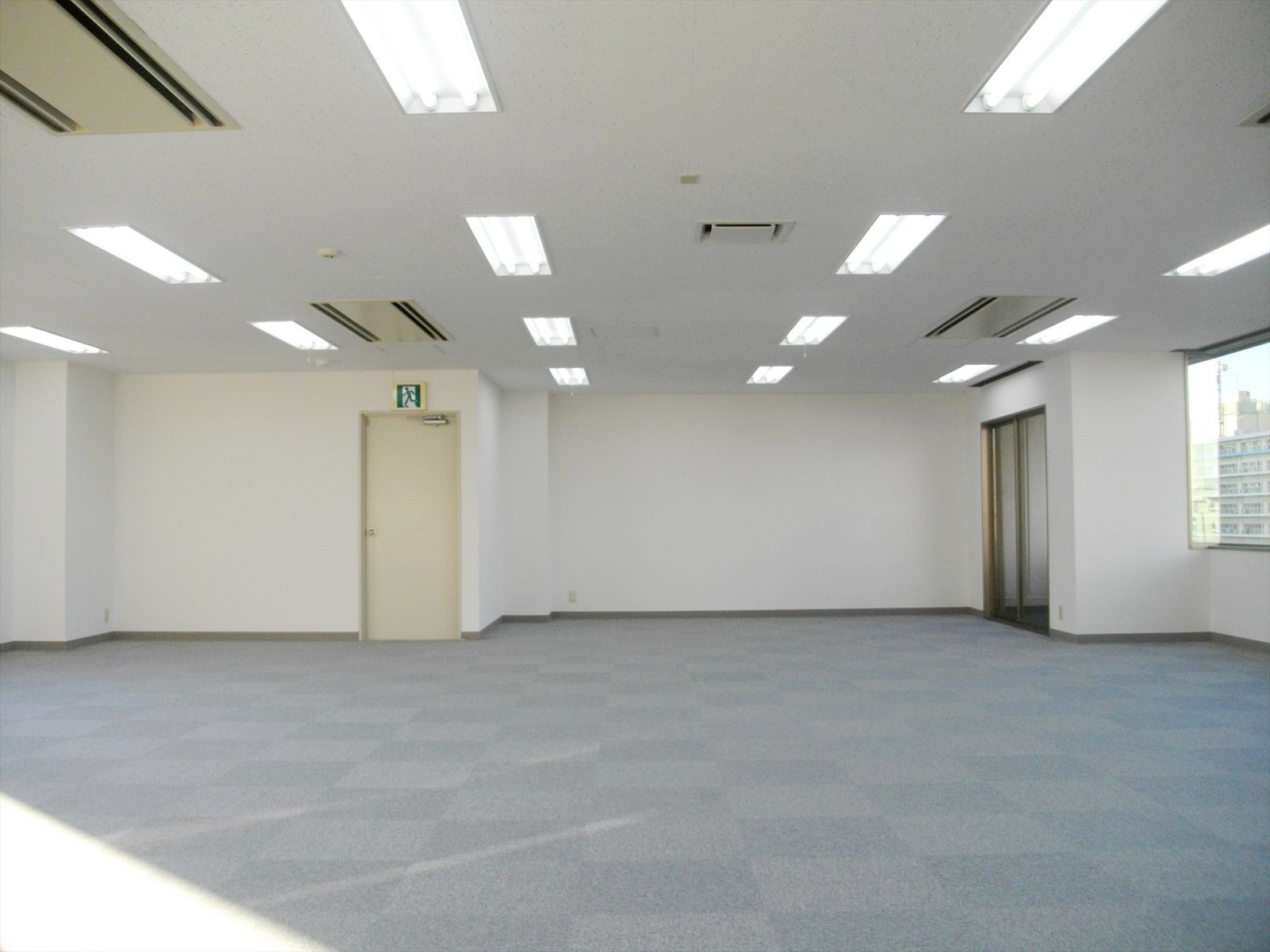 オフィス室内参考画像