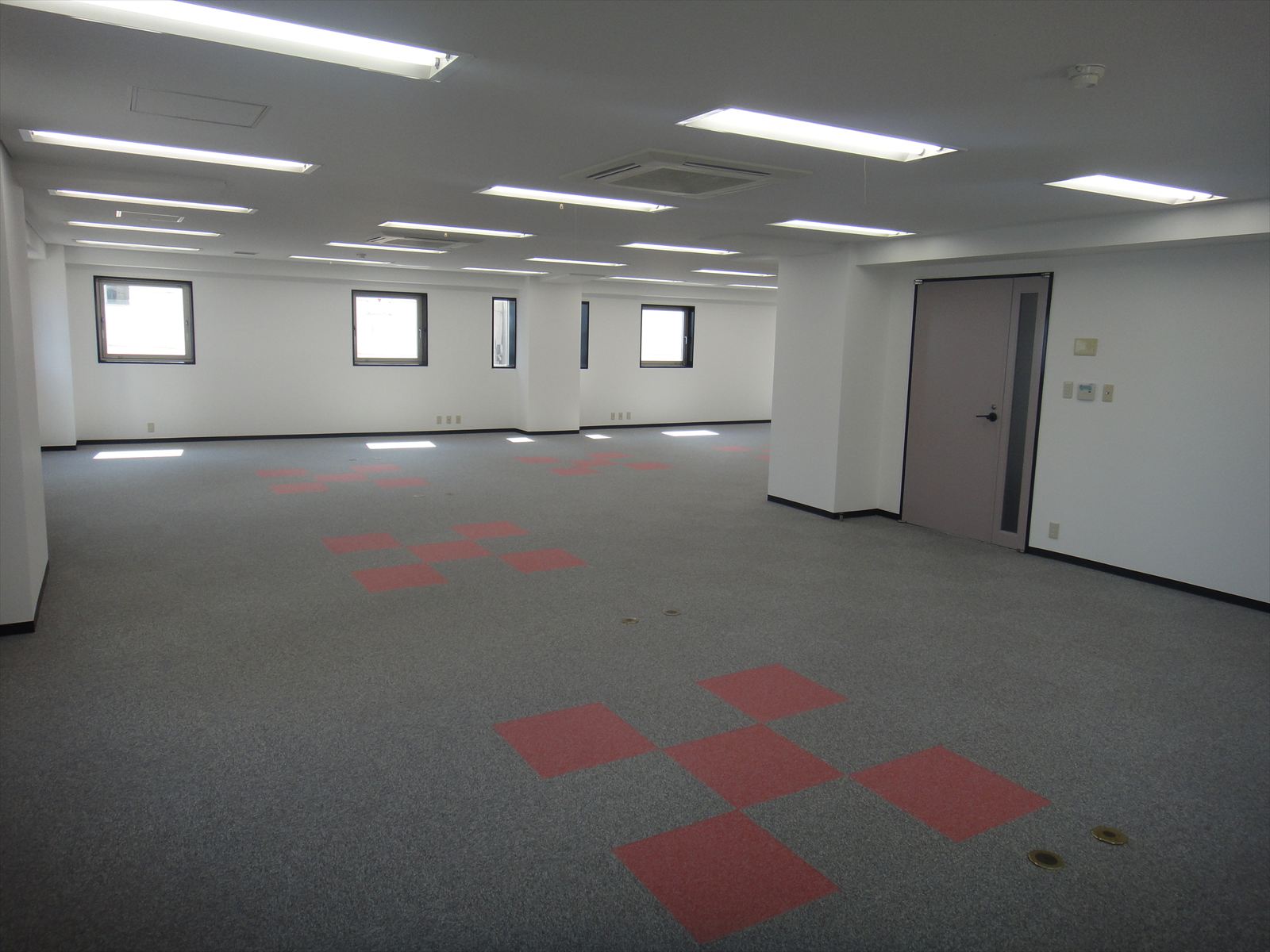 オフィス室内参考画像