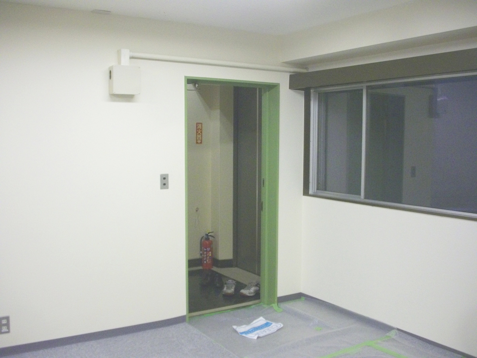 EVすぐ横の入口