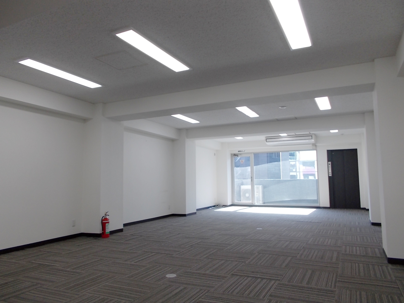 オフィス室内参考画像