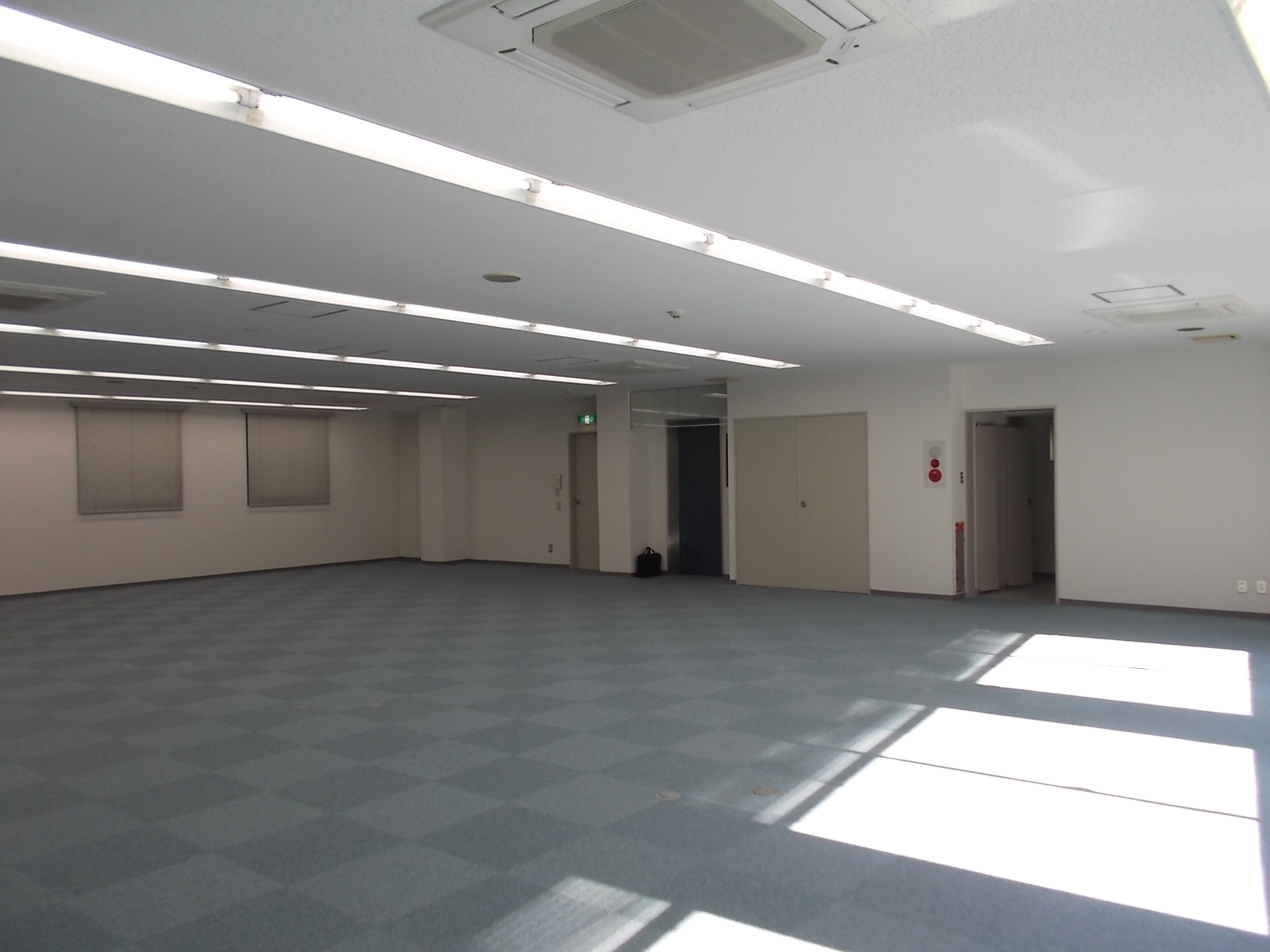 オフィス室内参考画像