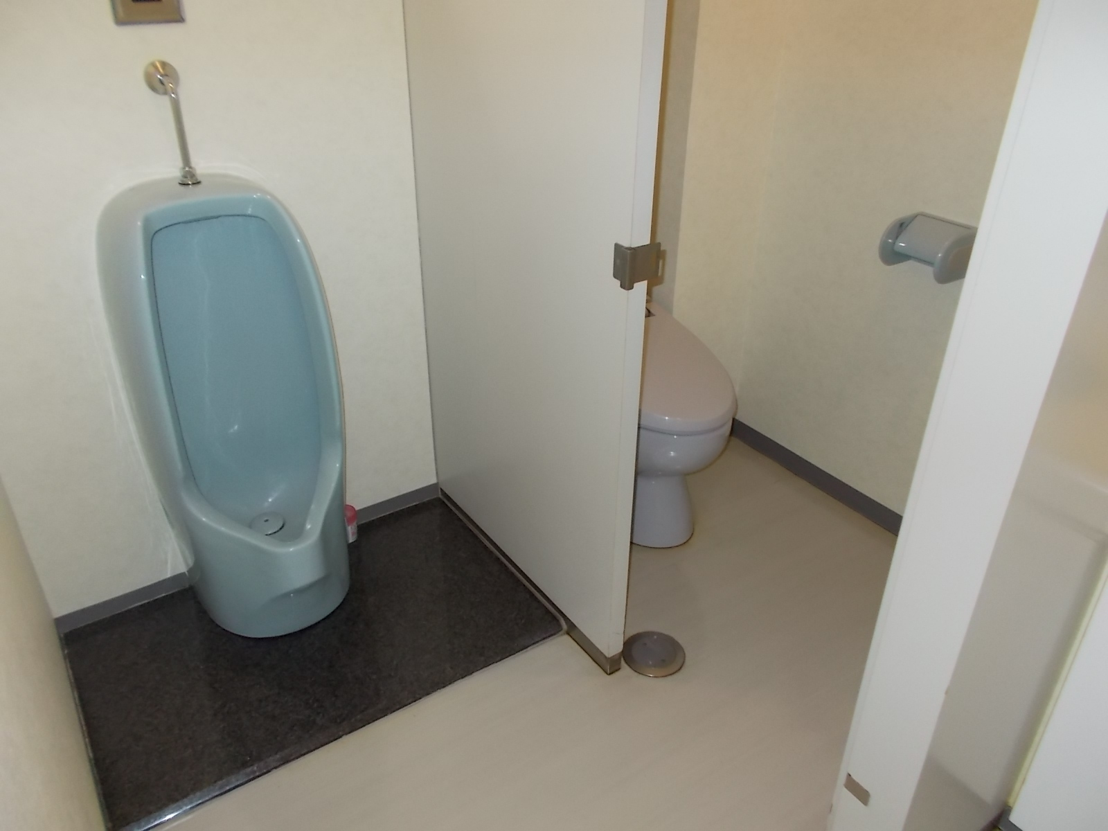 男性用トイレ