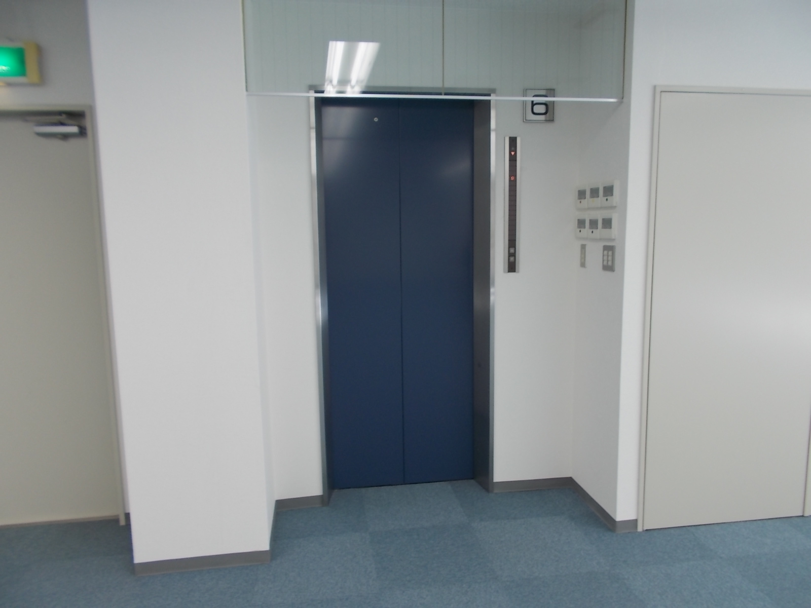 エレベーターから室内へダイレクトイン