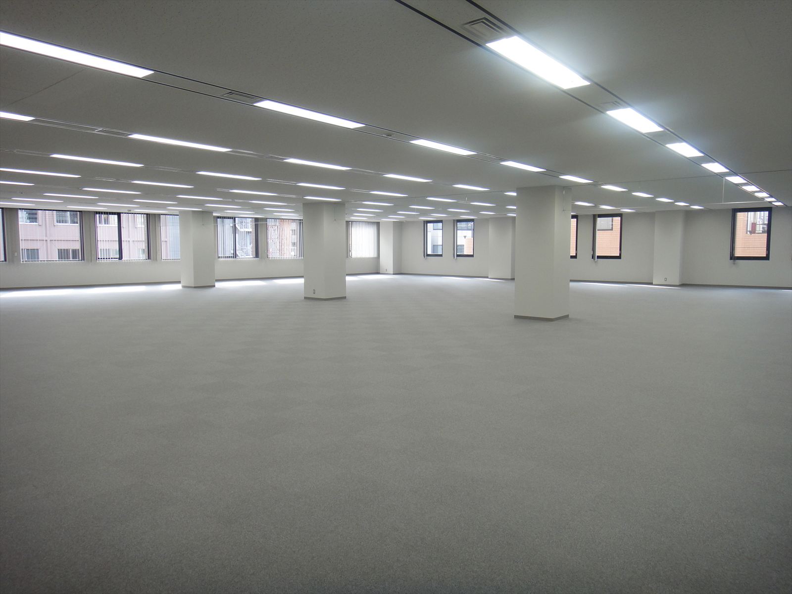 オフィス室内参考画像