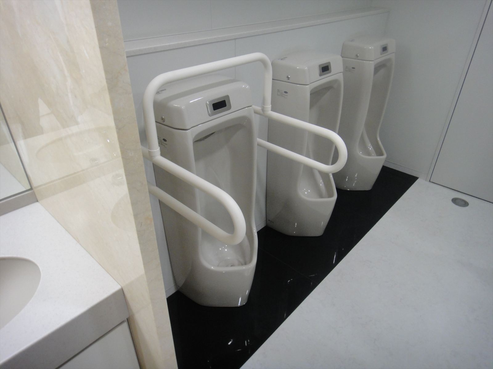 男性用トイレ