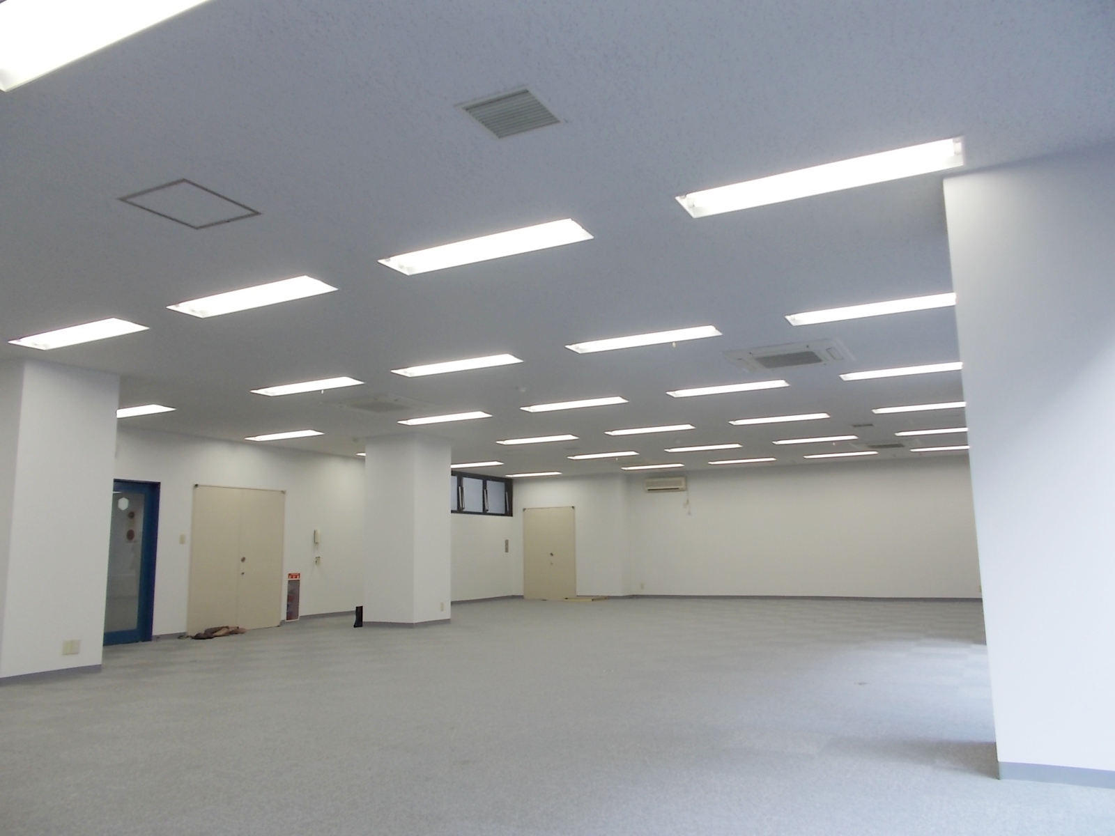 広々した室内