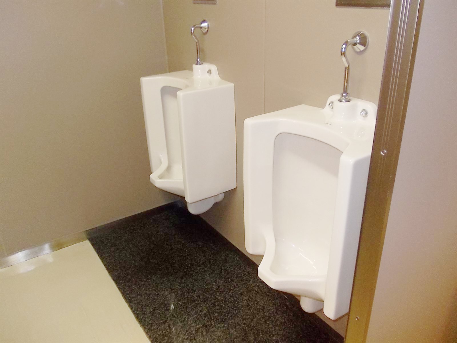 男性用トイレ