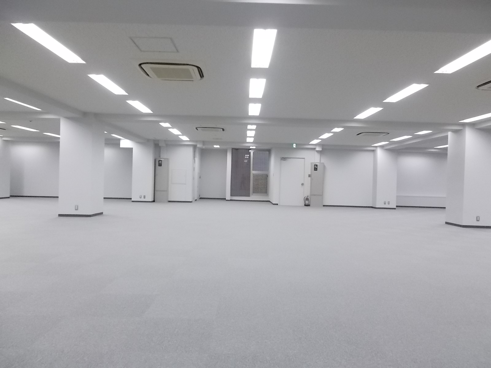 オフィス室内参考画像