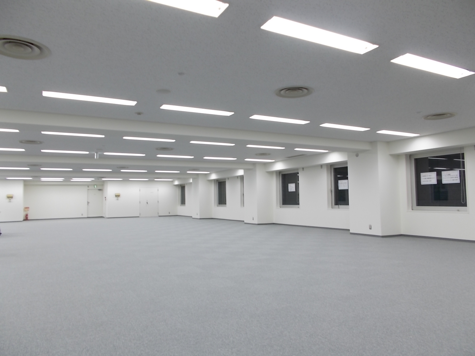 オフィス室内参考画像