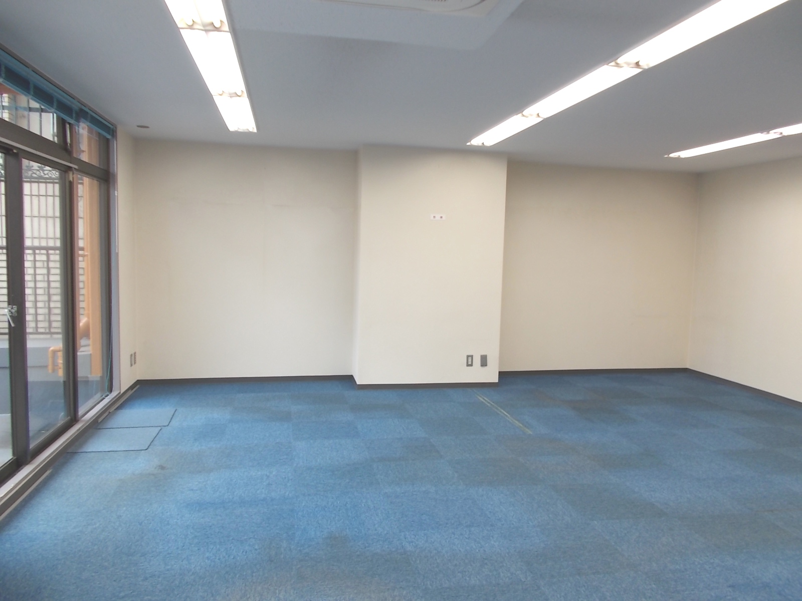 オフィス室内参考画像