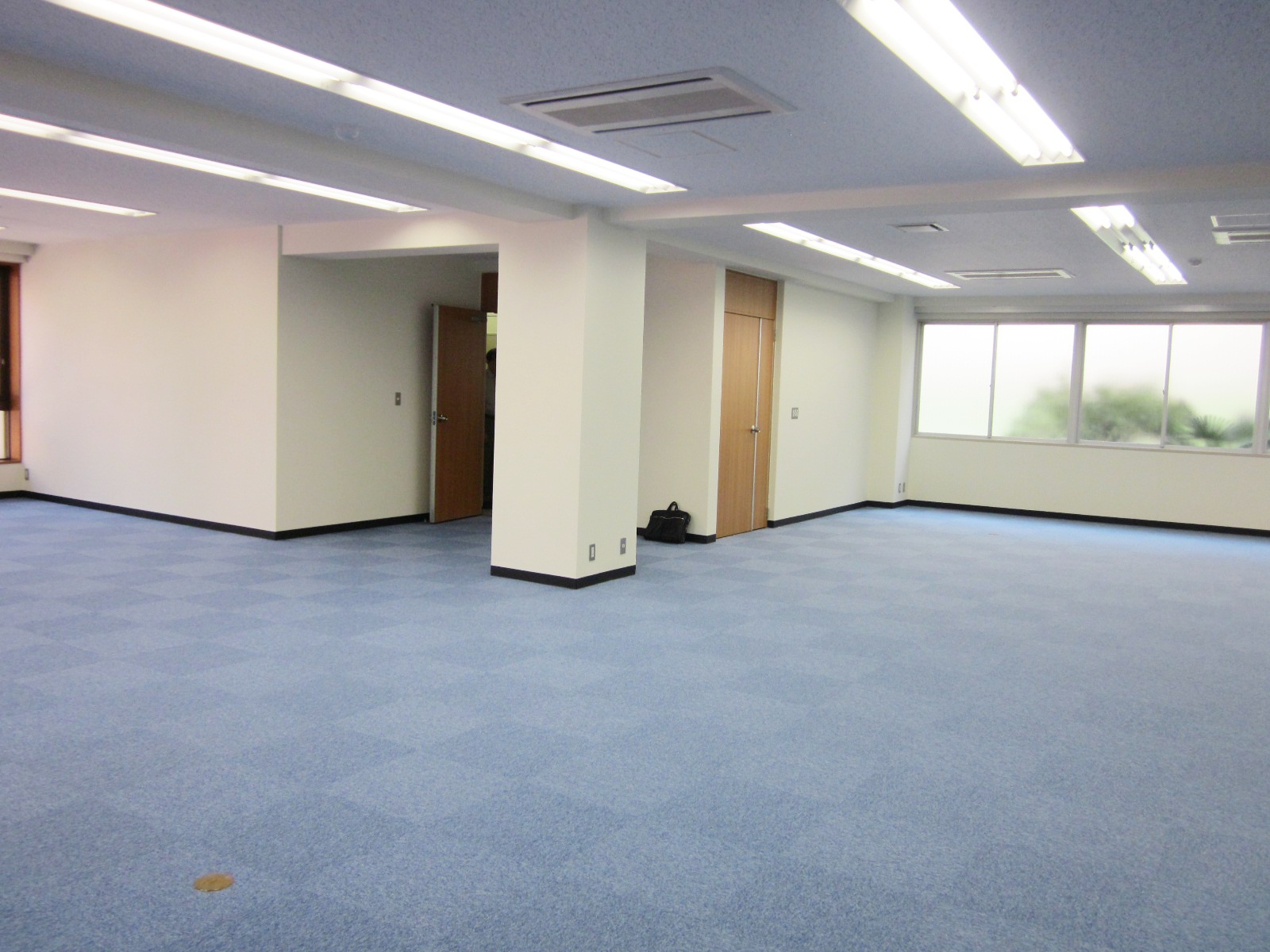 貸室入口方向