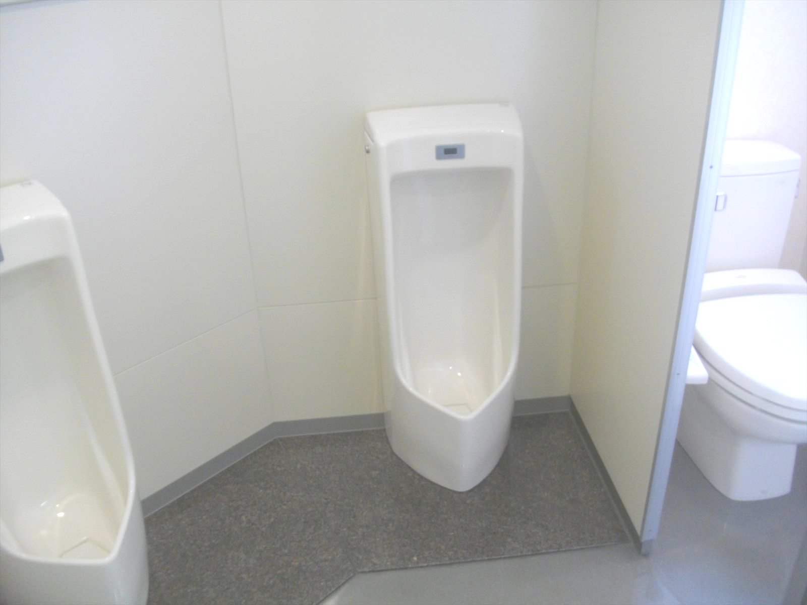 男性用トイレ