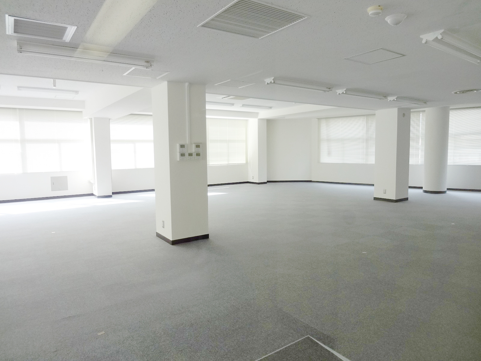 オフィス室内参考画像