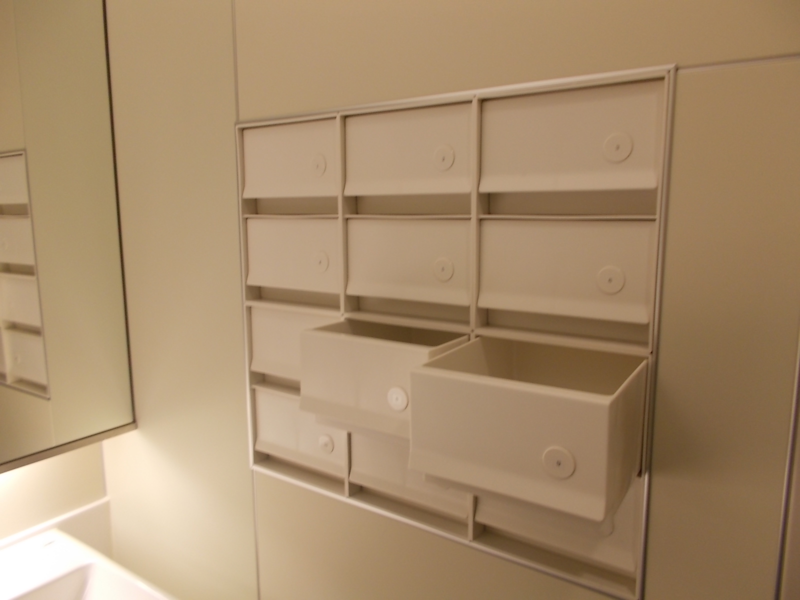 トイレ内の小物入れ
