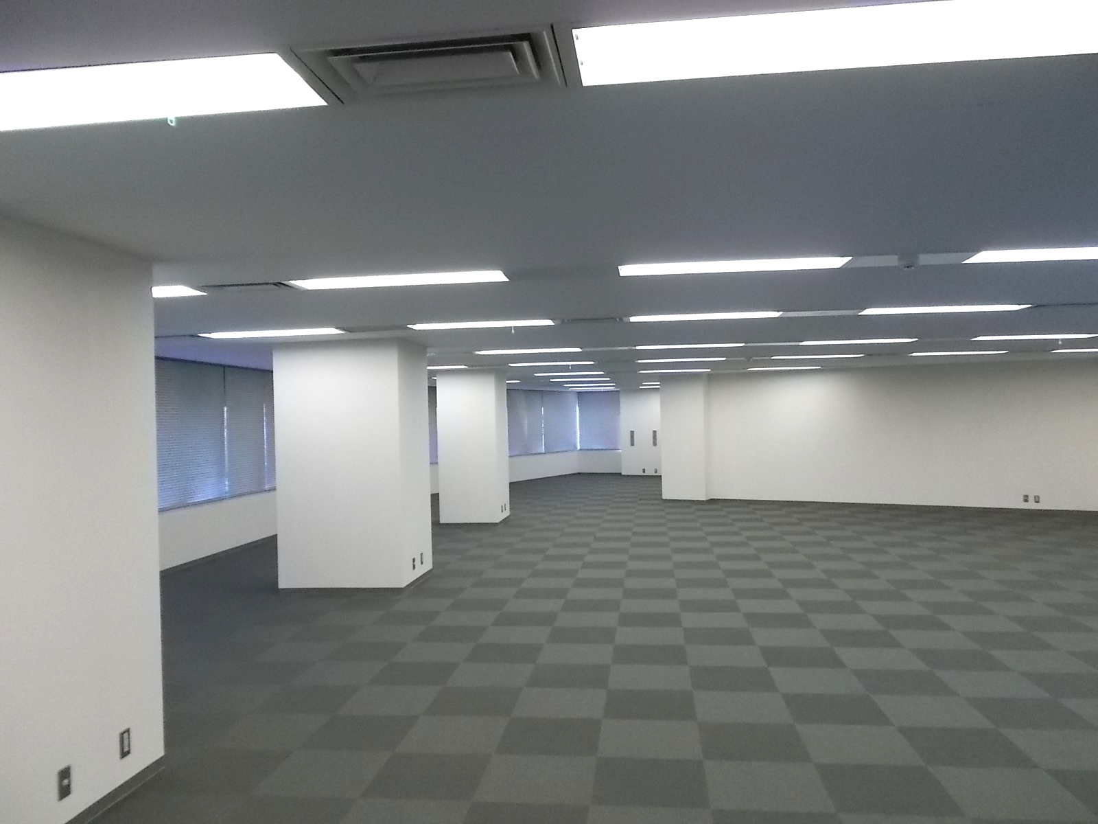 空調の吹き出しが細かく分かれています