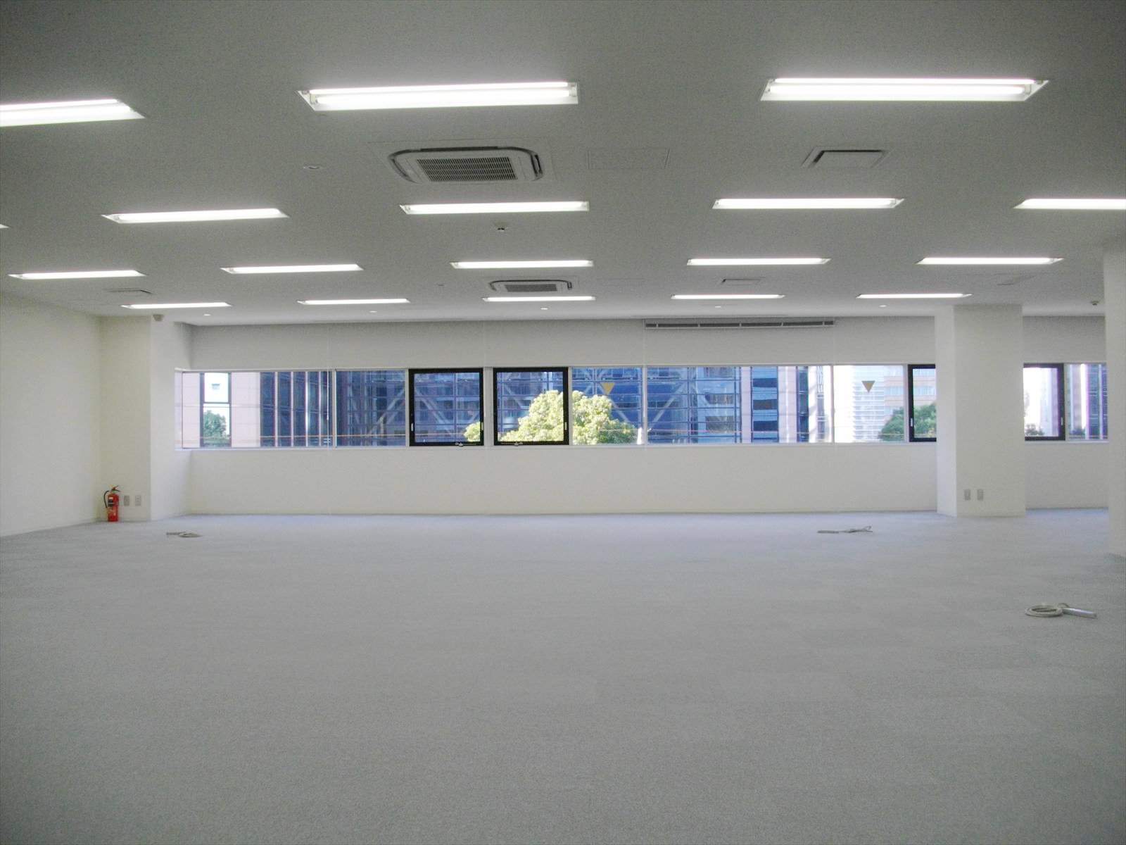 オフィス室内参考画像