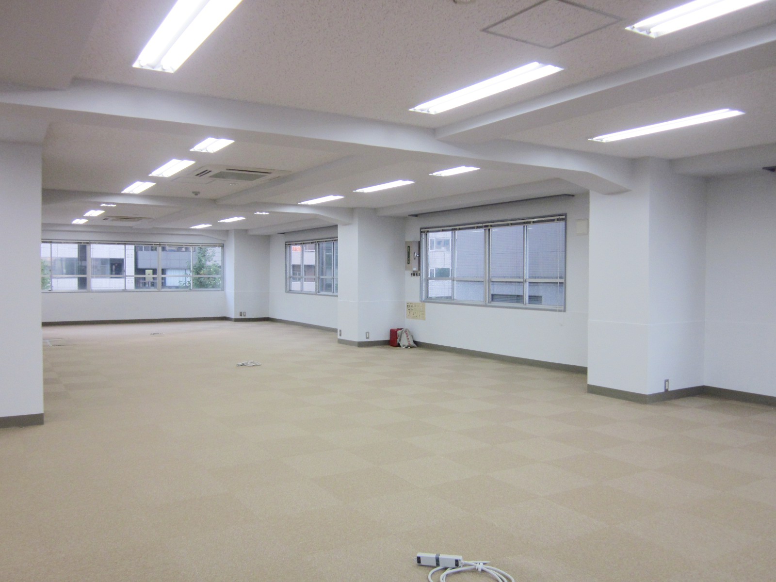 オフィス室内参考画像