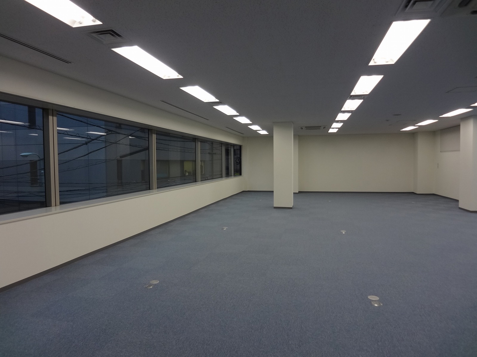 オフィス室内参考画像