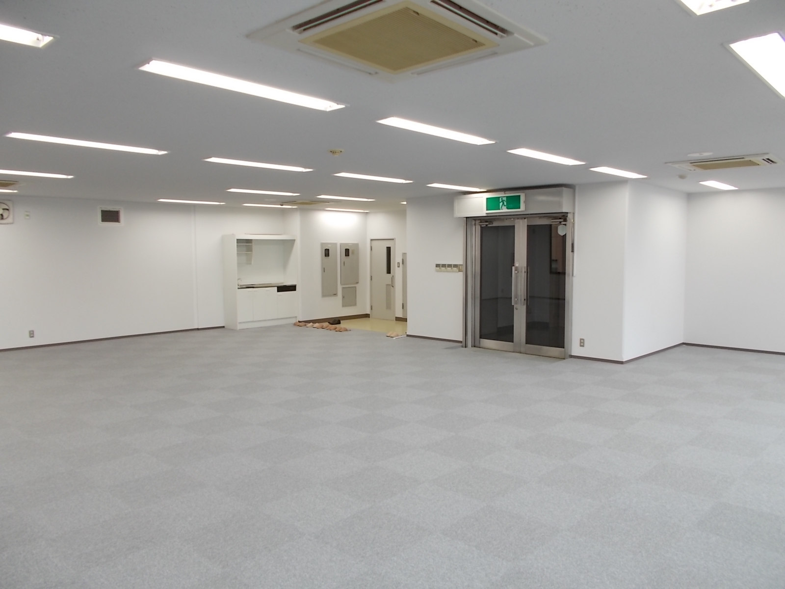 別角度からの様子