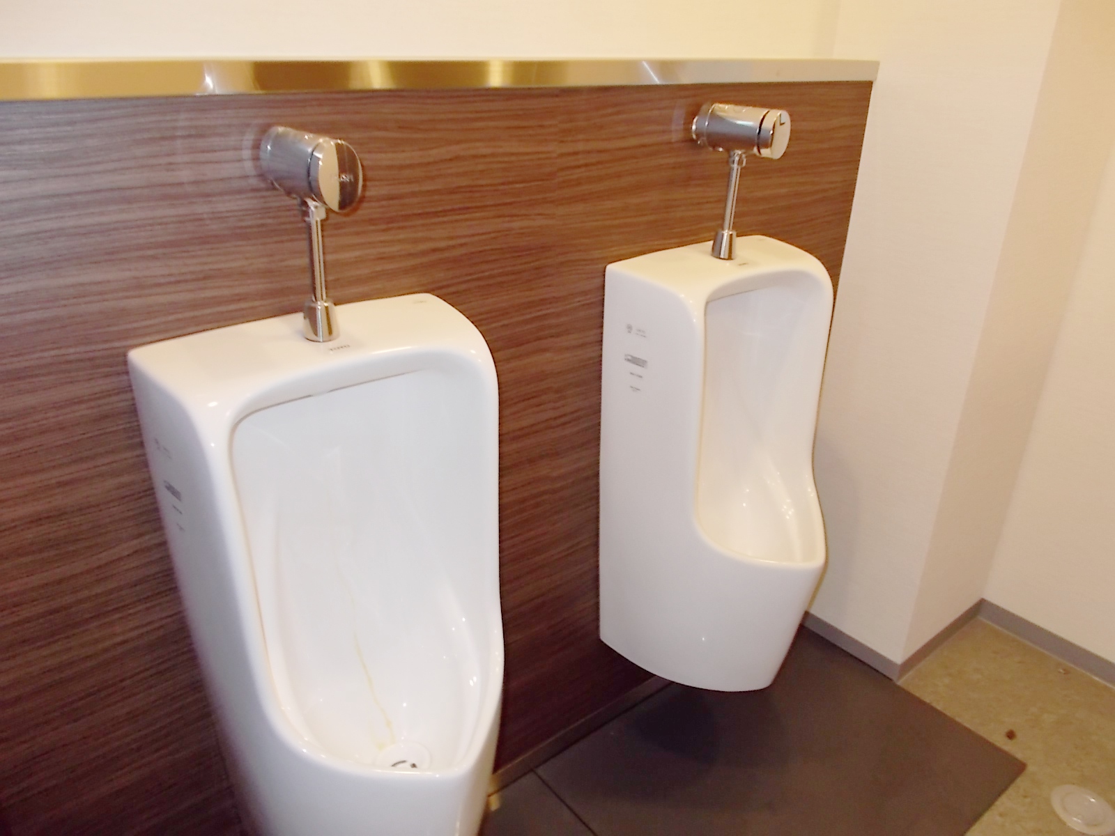 男性用トイレ
