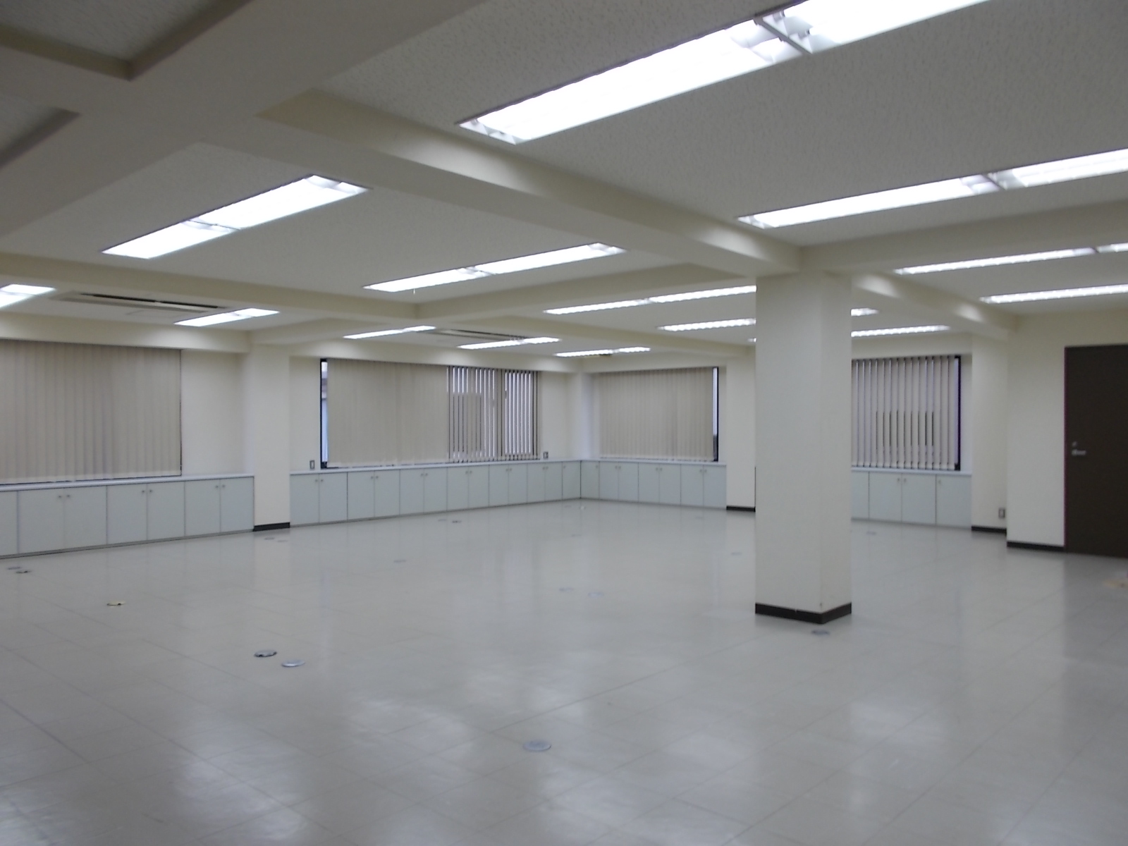 オフィス室内参考画像