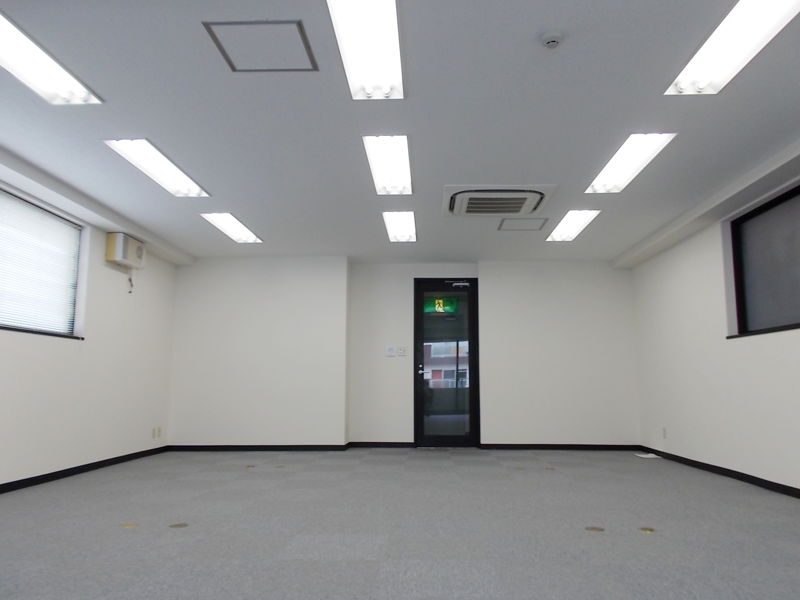 別角度の様子