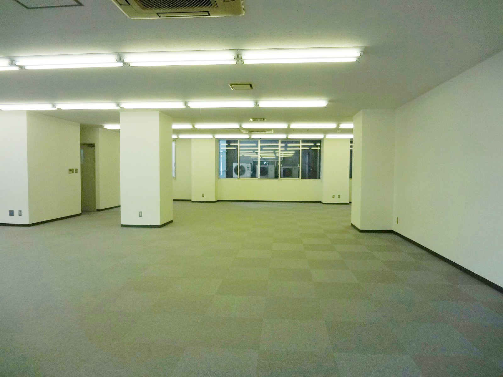 白で統一された空間