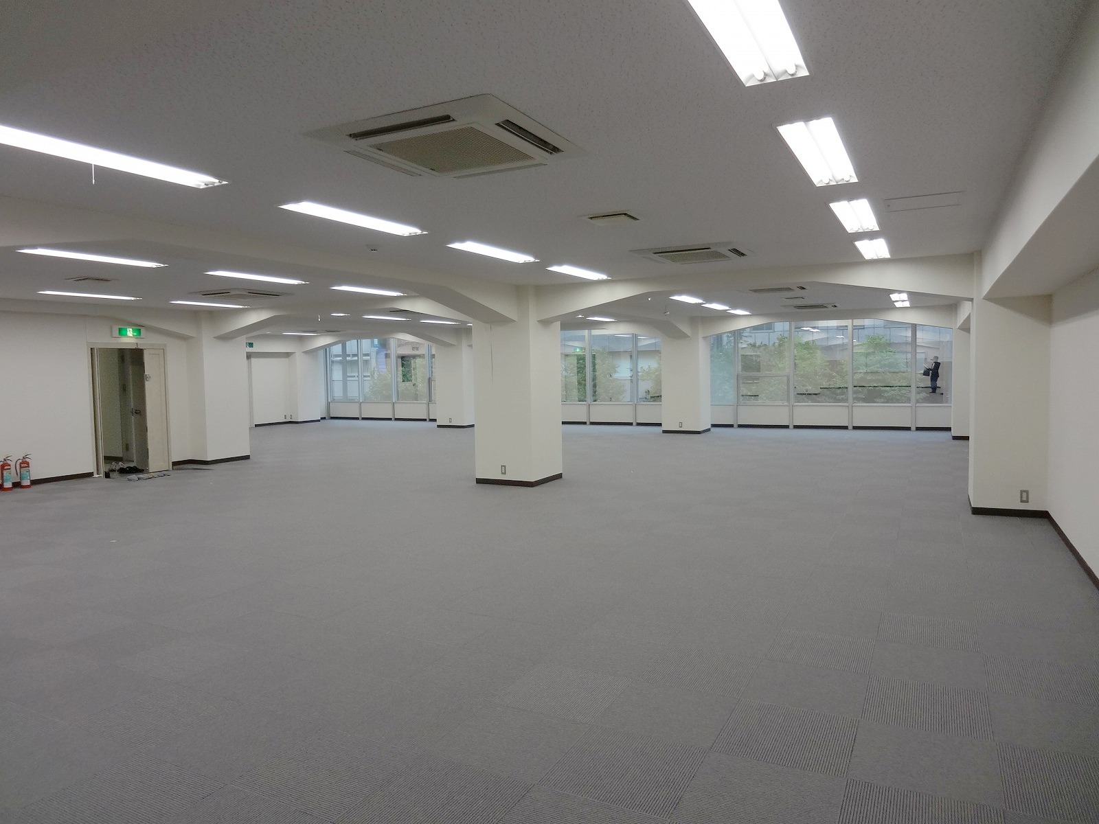 オフィス室内参考画像